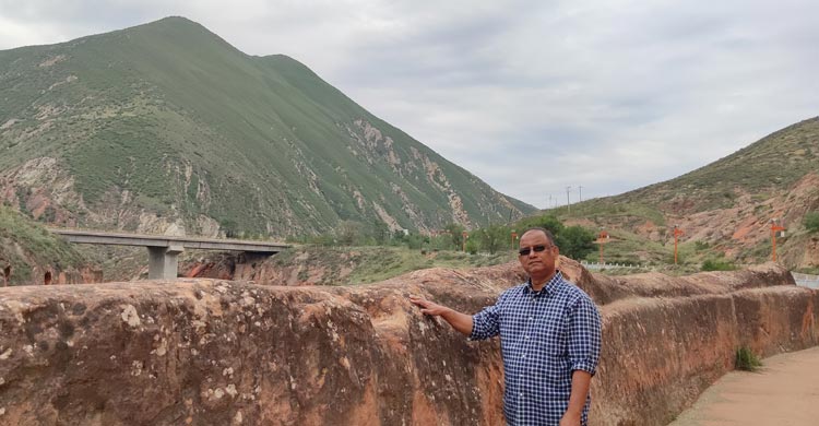 পাহাড় থেকে মরুভূমি; ইতিহাস থেকে আধুনিক প্রযুক্তি