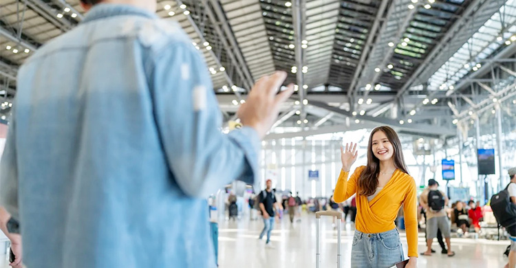 সম্পর্ক টিকিয়ে রাখতে নতুন ট্রেন্ড ‘এয়ারপোর্ট ডিভোর্স’