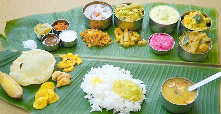 কলাপাতায় ভাত খাওয়া, হারিয়ে যাচ্ছে গ্রামীণ ঐতিহ্য