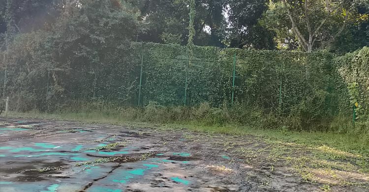 ‘পরিত্যক্ত’ অর্ধকোটি টাকার টেনিস কোর্ট