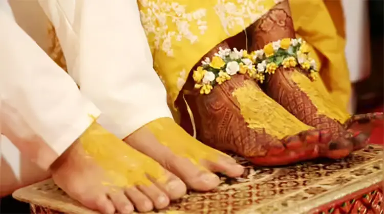 বাঙালি বিয়েতে গায়েহলুদ, এই রীতির ইতিহাস কী জানেন?