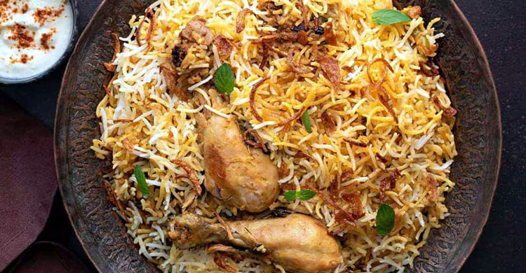 রাজসভা থেকে বাড়ির হেঁশেলে বিরিয়ানি