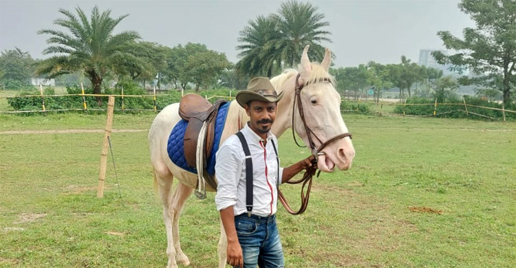 ঘোড়া চালানো শিখতে পারবেন ঢাকার ৩০০ ফিটে