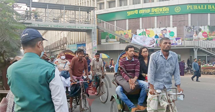 ট্রাফিক পুলিশদের ‘নীরব ঘাতক’ ঢাকার বায়ুদূষণ
