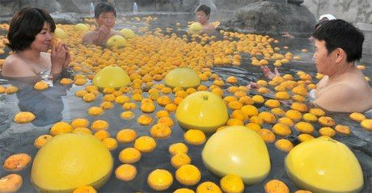 বছরের দীর্ঘতম রাতে কোন দেশের মানুষ কী রীতি পালন করে