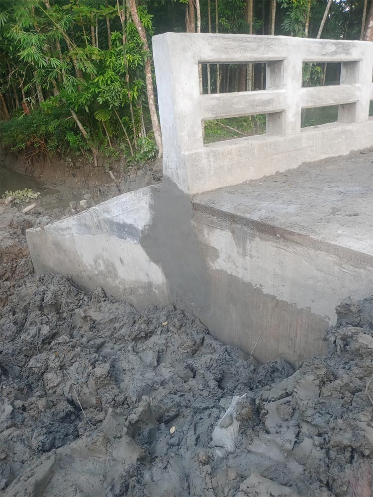 উদ্বোধনের আগেই হেলে পড়লো ৪০ লাখ টাকার কালভার্ট