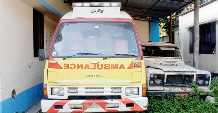 অযত্নে নষ্ট হচ্ছে নরেন্দ্র মোদীর দেওয়া অ্যাম্বুলেন্স