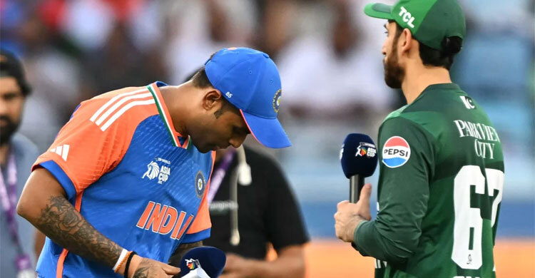 আবারও হাত মেলালেন না ভারত-পাকিস্তানের দুই অধিনায়ক