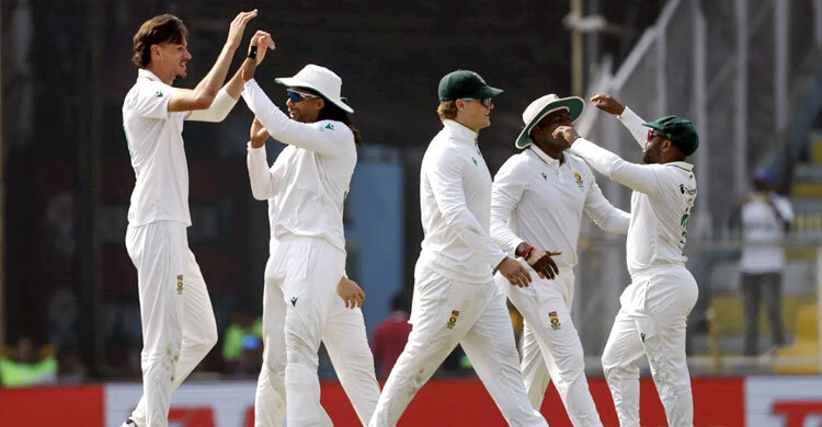 ব্যাটিং উইকেটে ইয়ানসেনের তোপ, ২০১ রানে অলআউট ভারত