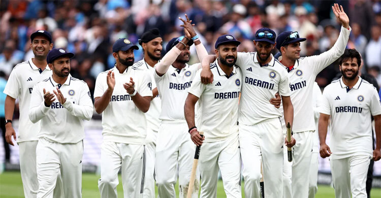 বলে ভ্যাসলিন লাগিয়েছে ভারত, ল্যাবে পাঠানোর দাবি পাকিস্তান তারকার