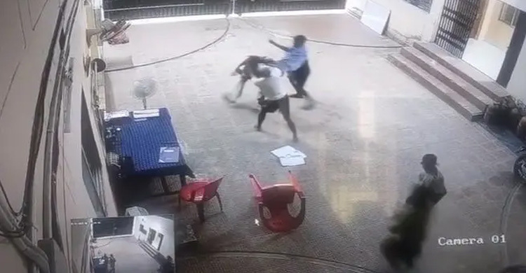 ভারতে রক্ষীকে পিটিয়ে কারাগার থেকে পালালেন বাংলাদেশি বন্দি