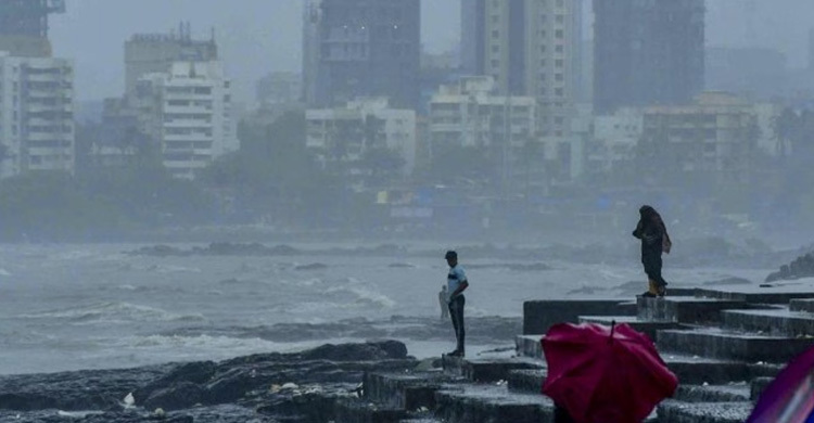 প্রবল ঘূর্ণিঝড়ে রূপ নিয়েছে ‘শক্তি’, ভারতে সতর্কতা জারি