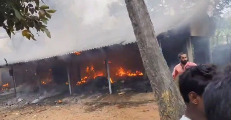 ভারতে আতশবাজি কারখানায় ভয়াবহ বিস্ফোরণ, নিহত ৬