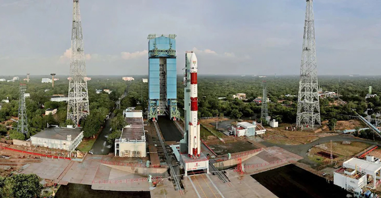 ১৬ স্যাটেলাইট নিয়ে ছিটকে পড়েছে ভারতীয় রকেট