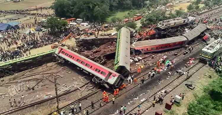 ভারতে রেল দুর্ঘটনায় এক বছরে ২১ হাজারের বেশি মৃত্যু