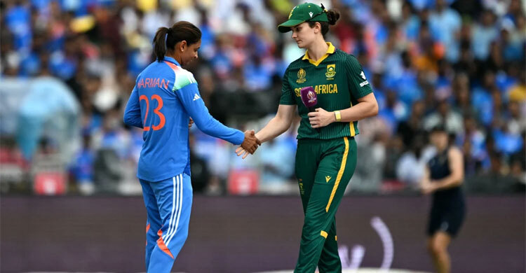 অবশেষে শুরু হলো খেলা, টস জিতে ব্যাটিংয়ে ভারত