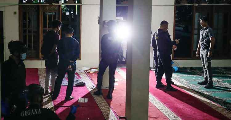 ইন্দোনেশিয়ায় মসজিদে ভয়াবহ বিস্ফোরণে জড়িত ১৭ বছর বয়সী এক ছাত্র