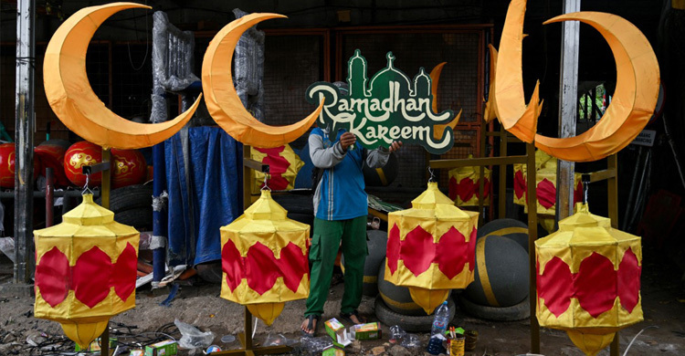 ইন্দোনেশিয়ায় রমজান ও ঈদে প্লেন ভাড়া-টোল ফি কমানোর নির্দেশ