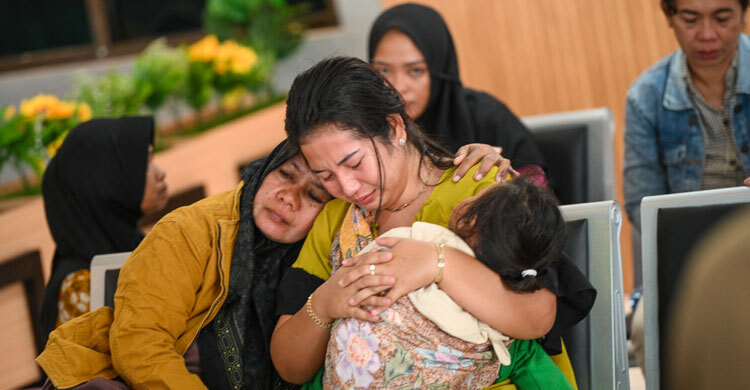 4 die, 38 missing after ferry sinks in Indonesia