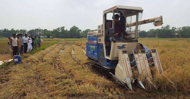 ১২ হাজার কোটি টাকার কৃষিযন্ত্রের বাজার, বড় হচ্ছে আরও