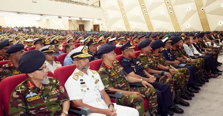 সশস্ত্র বাহিনী কোনো নির্দিষ্ট ব্যক্তি, দল বা গোষ্ঠীর সম্পত্তি নয়