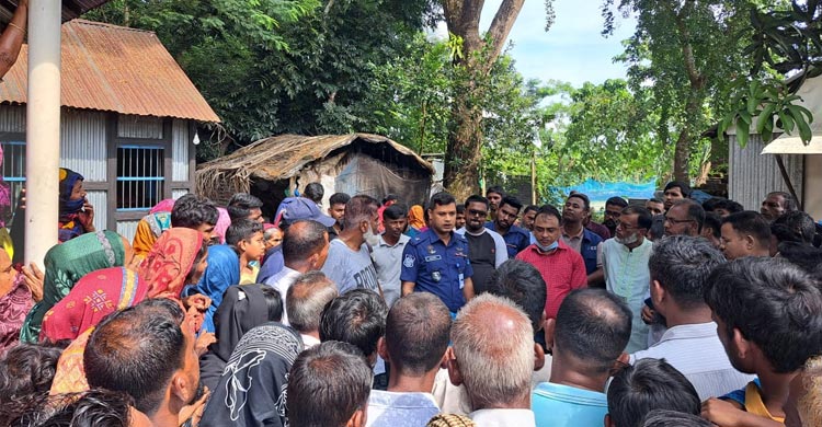 শরীয়তপুরে পুকুরে মাছ ধরতে নেমে বিদ্যুৎস্পৃষ্টে দুজনের মৃত্যু