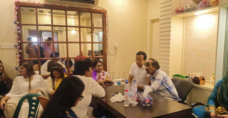 প্রয়াত শিল্পীদের স্মরণসভা হয়ে উঠলো মিলনমেলা