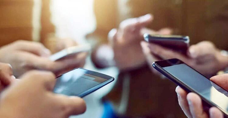 মোবাইল ইন্টারনেটের দাম প্রতি জিবিতে ২০ টাকা বেড়েছে