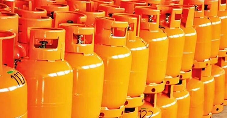 এলপি গ্যাসে কর পুনর্বিন্যাসে দাম কমার সম্ভাবনা