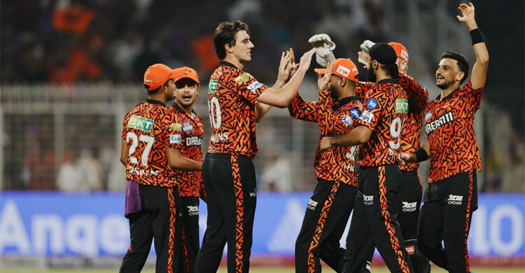 টস হেরে ব্যাট করতে নেমে শুরুতেই বিপর্যয়ে কেকেআর