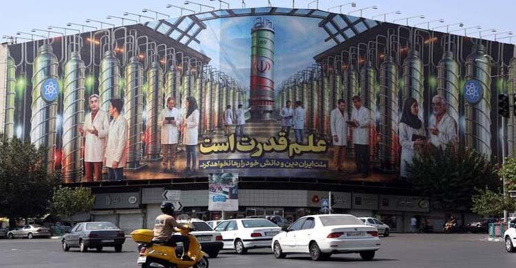 পরমাণু কর্মসূচিতে আন্তর্জাতিক নিষেধাজ্ঞা মানবে না ইরান