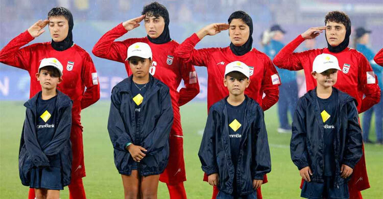 অস্ট্রেলিয়ায় আশ্রয় পেলেন পাঁচ ইরানি ফুটবলার, সিদ্ধান্তহীনতায় ২১ জন