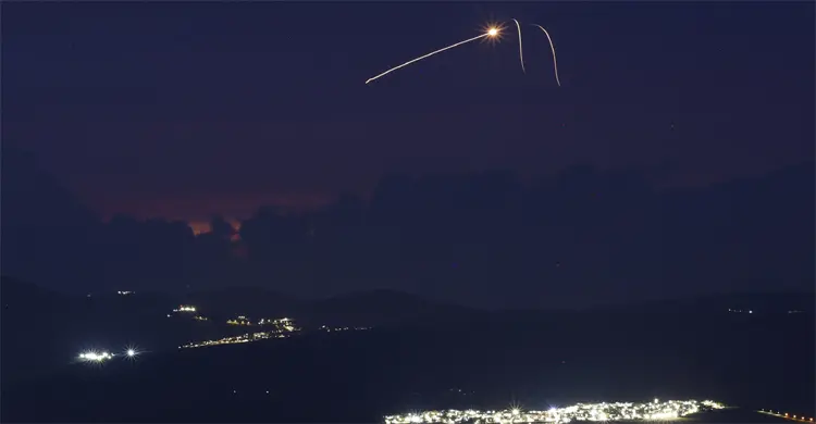 আংশিকভাবে আকাশপথ খুলে দিয়েছে ইরান