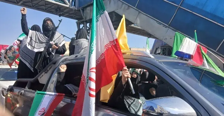 ট্রাম্প যুদ্ধবিরতি বাড়ানোর পরও ‘চুপ’ কেন ইরান?