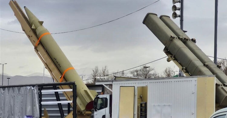 ইসলামি বিপ্লবের বার্ষিকীতে একাধিক ক্ষেপণাস্ত্র প্রদর্শন করলো ইরান