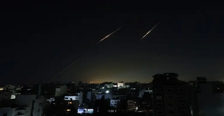 তেল আবিবে নতুন করে ক্ষেপণাস্ত্র হামলার দাবি ইরানের
