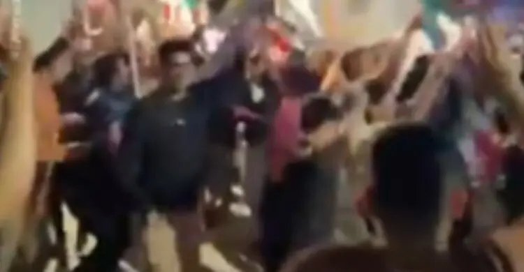 যুক্তরাষ্ট্র-ইরান যুদ্ধবিরতিতে বাগদাদে উল্লাস