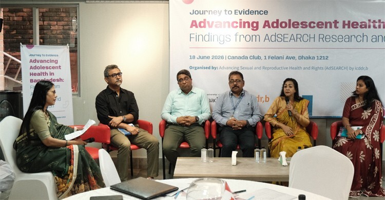 গ্রামাঞ্চলে প্রতি তিনজনে দুজন কিশোরী ভুগছে মাসিকের সমস্যায়