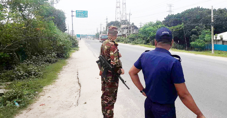 ঈশ্বরদীজুড়ে পিনপতন নীরবতা, ফাঁকা মহাসড়ক