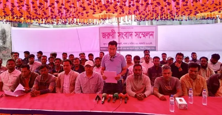 ঈশ্বরদীতে স্বেচ্ছায় পদত্যাগ করলেন বিএনপির শতাধিক নেতাকর্মী