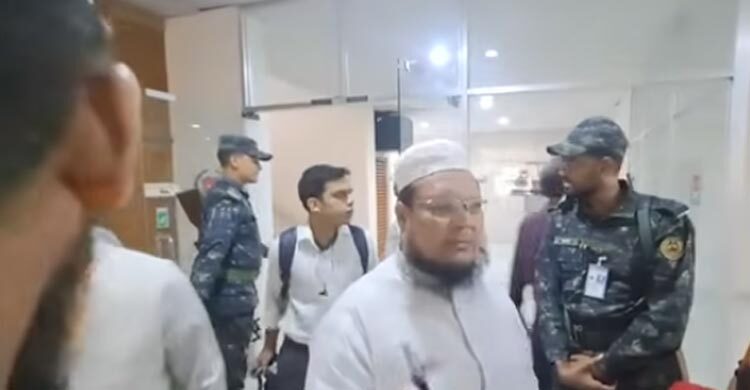 দুই গ্রুপের হট্টগোল, বের হয়ে যেতে বললেন ইসি সচিব