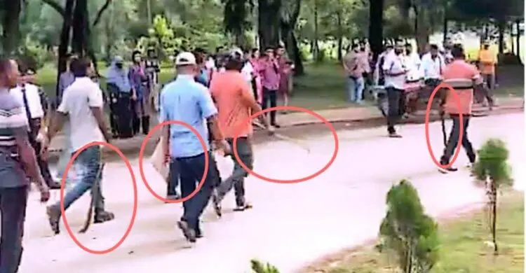 ছাত্রশিবির নেতাকে ছাত্রদল নেতার থাপ্পড়, অস্ত্র হাতে বহিরাগতদের মহড়া