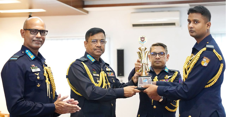 জেসিএসসি সনদ পেলেন বাংলাদেশ-নাইজেরিয়া বিমান বাহিনীর ২১ কর্মকর্তা