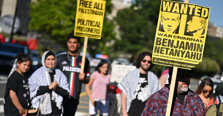 Thousands protest in Tel Aviv, call for end to Gaza war