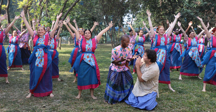 এবারের ঈদের &lsquo;ইত্যাদি&rsquo;তে নাচবেন যেসব দেশের নাগরিক