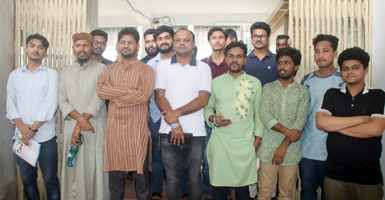 ইবির শিক্ষক-শিক্ষার্থীদের শোকজ, তালিকায় নেই ‘রাঘববোয়ালরা’