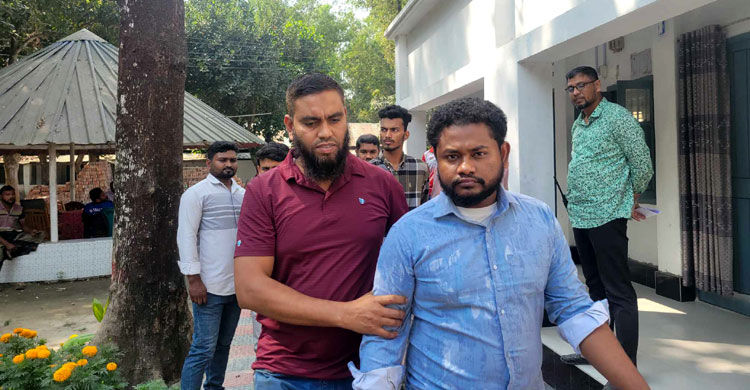 পরীক্ষা দিতে আসা ছাত্রলীগের দুই নেতাকর্মীকে পুলিশে সোপর্দ