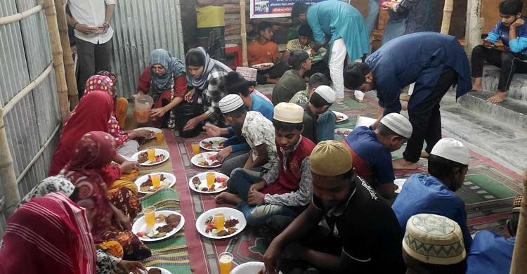 সুবিধাবঞ্চিত শিশুদের সঙ্গে ইবি বুননের ইফতার