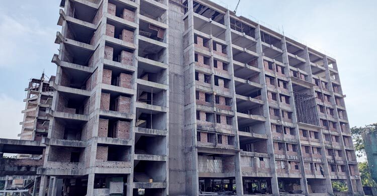 অর্থসংকটে স্থবির ইবির নির্মাণাধীন হল, সাইট ছাড়লেন শতাধিক শ্রমিক