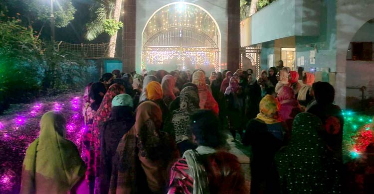 ওসমান হাদির মৃত্যুর ঘটনায় সারা দেশে বিক্ষোভ মিছিল